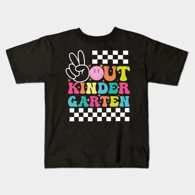 Peace Out Kindergarten, Last Day of School, End of School, Retro Wavy Text, Dots Doodle Kids T-Shirt by GreenSpaceMerch